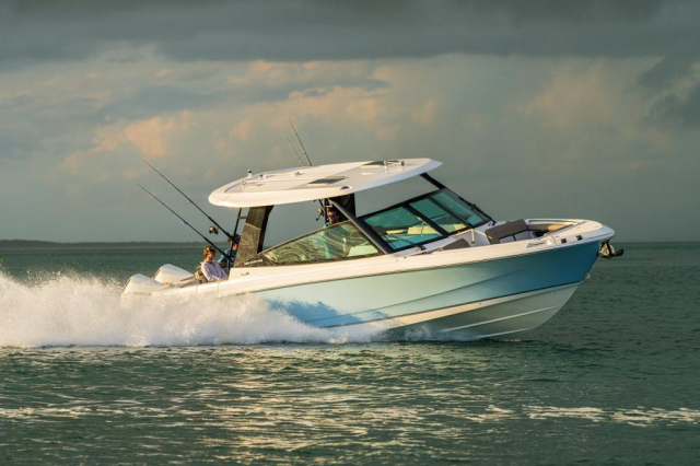 Boston Whaler 330 Vantage