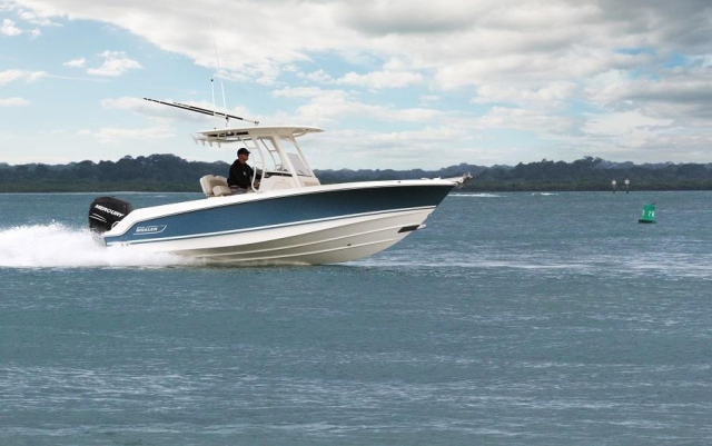Boston Whaler 230 Outrage