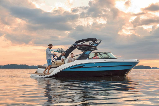 Sea Ray SDX 250 Surf Europe